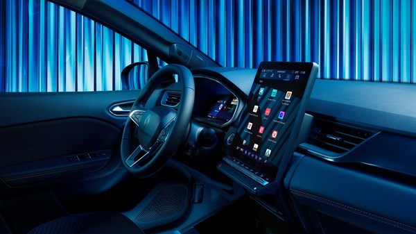 Renault Symbioz full hybrid E-Tech - connected driving experience