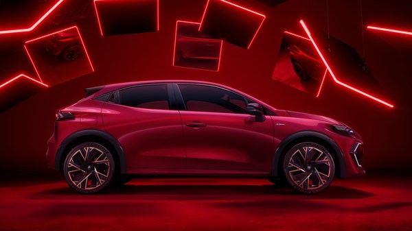 3/4 rear view - Renault Clio