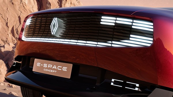 Renault E-Space Concept - calandre réinventée & logo lumineux flottant
