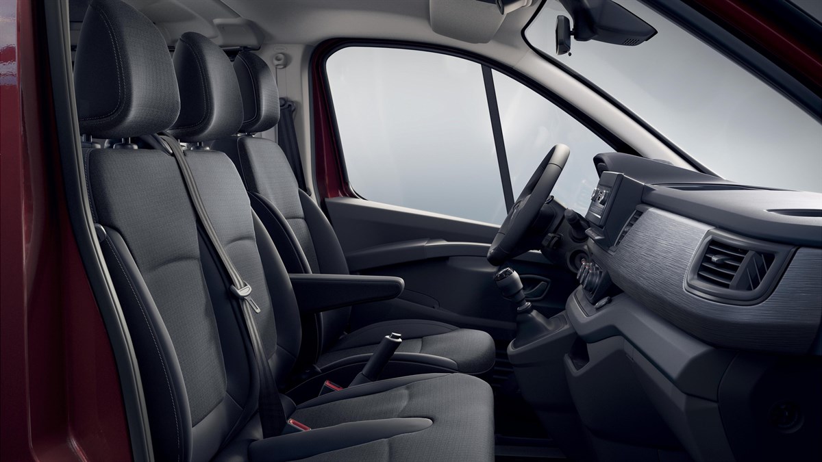 trafic passenger - kabina s 3 sjedala - renault